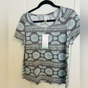 NWT Aventura Short Sleeve Patterned Tee in Blue and Gray